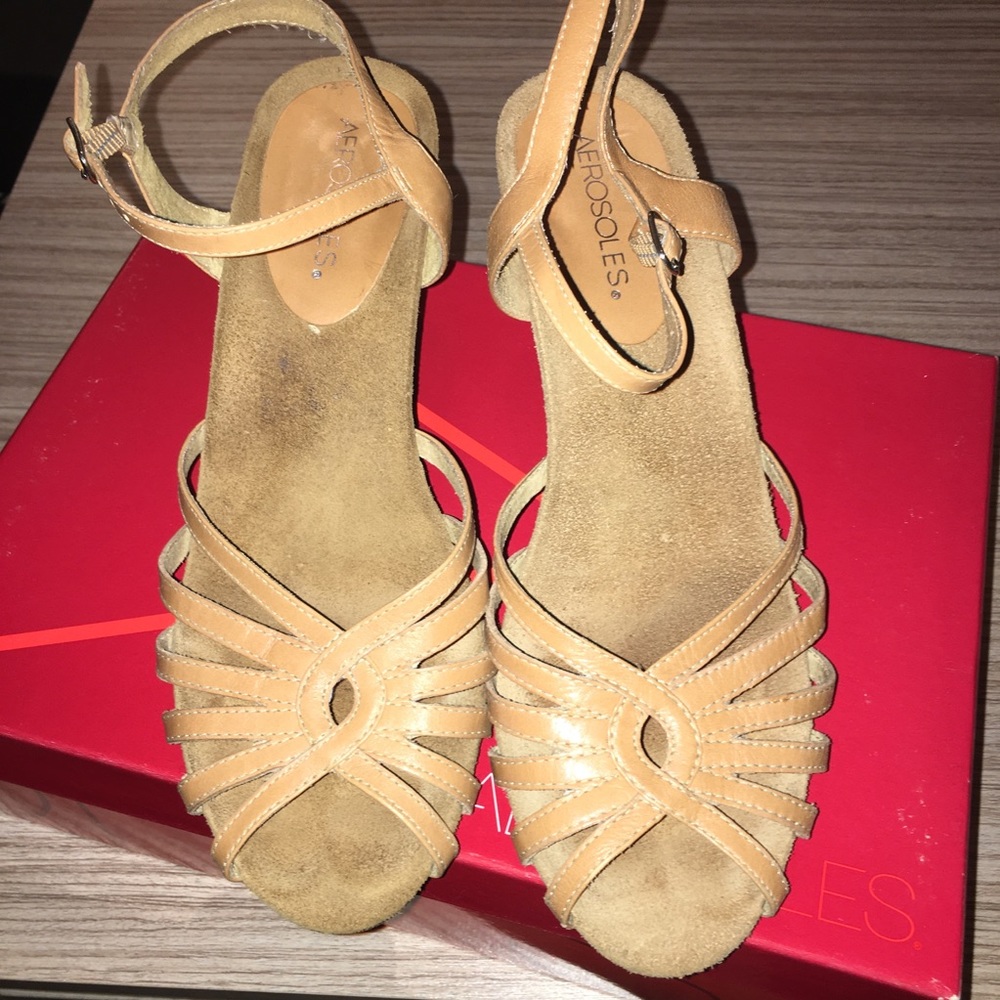 Aerosoles Feather Thread Wedge Sandal Size 9